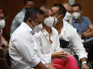 Nia Ramadhani-Ardi Bakrie Janji Tak Nyabu Lagi Nia Ramadhani-Ardi Bakrie Janji Tak Nyabu Lagi