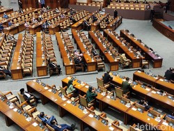 Panas Rebutan Kursi Ketua DPR, PDIP atau Golkar?