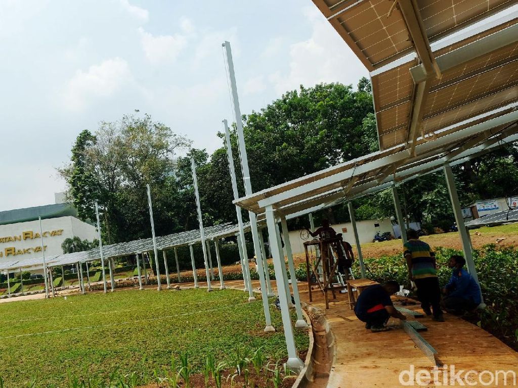 DPR Bangun Taman Energi, Panel Surya Terpasang