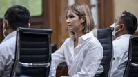 8 Gaya Rambut Nia Ramadhani yang Jadi Sorotan di Sidang Kasus Narkoba