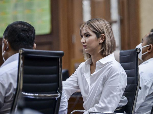8 Gaya Rambut Nia Ramadhani yang Jadi Sorotan di Sidang Kasus Narkoba