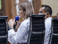 Nia Ramadhani dan Ardi Bakrie Jalani Sidang Narkoba Pakai Mobil Pribadi