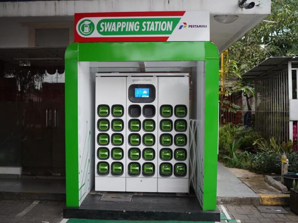 Pertamina Bangun 7 Stasiun Tukar Baterai Motor Listrik di Jakarta