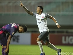 Persis akhirnya bisa memperkecil ketertinggalan menjadi 1-3 pada menit ke-31. Striker senior Alberto Goncalves sukses memanfaatkan umpan Abduh Lestaluhu.