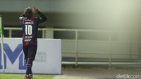 Saat momentum buat Persis sedang bagus, Rans kembali memperlebar keunggulan menjadi 4-2. Cristian Gonzales mencetak hat-trick pada menit ke-57.