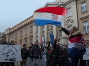 Ratusan Orang Tua di Kroasia Demo Tolak Vaksinasi Anak