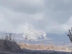 Gunung Semeru Luncurkan Guguran Awan Panas hingga 5 KM