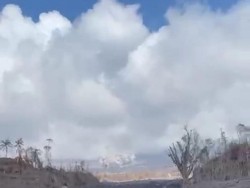 Gunung Semeru Kembali Erupsi, Relawan Ditarik Mundur Sementara