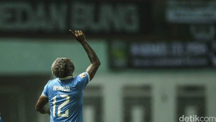 Sulut United berhasil menaklukkan PSMS Medan dalam pertandingan babak 8 besar Liga 2. Patrich Wanggai dkk menang 2-1.
