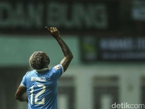Liga 2: Kronologi Aksi Pamer Kemaluan Patrich Wanggai Liga 2: Kronologi Aksi Pamer Kemaluan Patrich Wanggai
