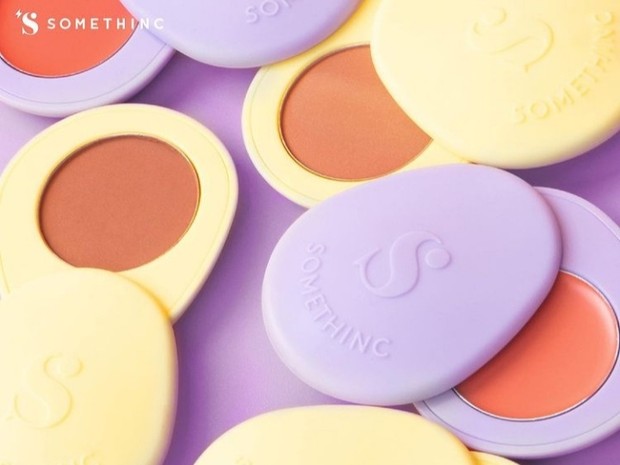 Tamago Airy Blush dan Eggo 3D Contour dari Somethinc (Foto: instagram.com/somethincofficial) Tamago Airy Blush dan Eggo 3D Contour dari Somethinc (Foto: instagram.com/somethincofficial)