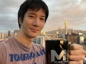 Warganet Ungkap Skandal Lama Wang Leehom dan Kelly Chen Warganet Ungkap Skandal Lama Wang Leehom dan Kelly Chen