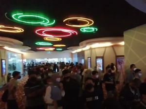 Rela Berjam-jam Antre Tiket Spider-Man: No Way Home di Magelang Rela Berjam-jam Antre Tiket Spider-Man: No Way Home di Magelang