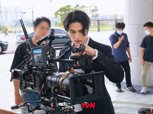 Intip di Balik Layar Drakor Bad and Crazy Jelang Tayang