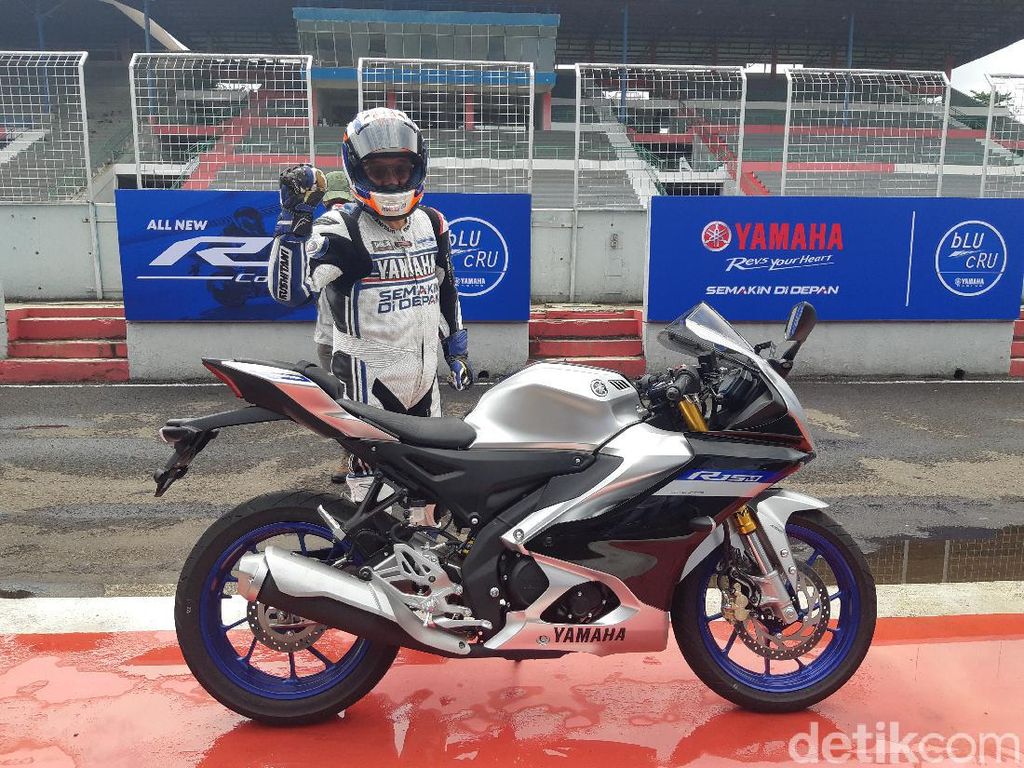 Sempat Dilarang Istri, Bos Yamaha Indonesia Ikut Balapan di Usia 61 Tahun Sempat Dilarang Istri, Bos Yamaha Indonesia Ikut Balapan di Usia 61 Tahun