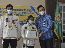 Bupati Sisihkan Gaji 2 Bulan untuk Atlet Berprestasi Asal Kendal