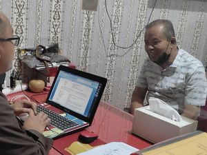 Eks Sekretaris DPRD Sukabumi Ditahan Kejari Terkait Penyalahgunaan Anggaran Eks Sekretaris DPRD Sukabumi Ditahan Kejari Terkait Penyalahgunaan Anggaran
