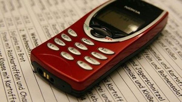 Nostalgia Ponsel Hitam Putih yang Pernah Bikin Keren Penggunanya