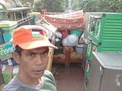 Gunung Semeru Siaga, Warga Kampung Renteng Mulai Tinggalkan Rumahnya