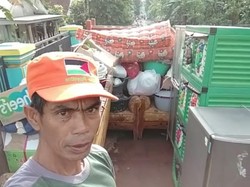 Gunung Semeru Siaga, Warga Kampung Renteng Mulai Tinggalkan Rumahnya