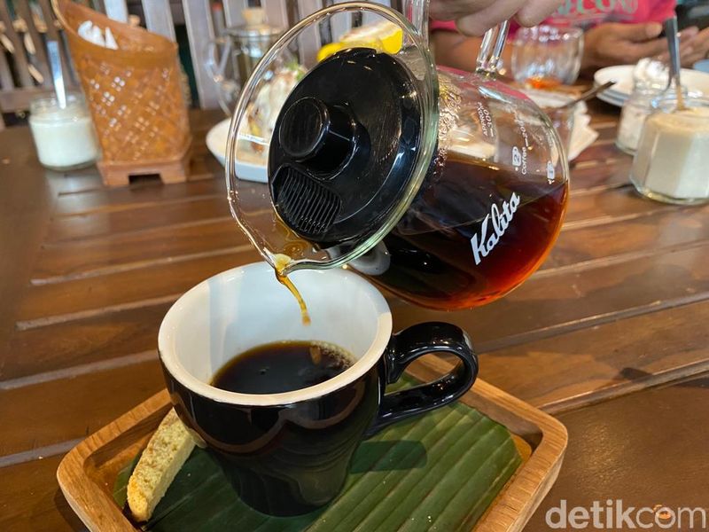 Java Dancer Coffee: Sego Rawon dan Kopi Kintamani di Coffee Shop 'Rasa' Malang