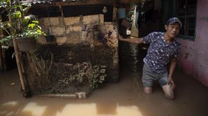 Kali Pesanggrahan Meluap, Warga Sekitar Kebanjiran