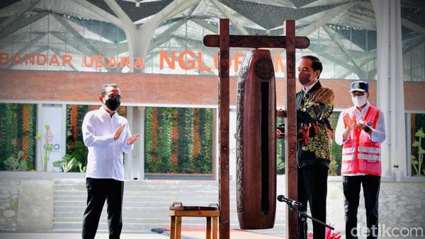 Momen Jokowi Terpukau Terminal Bandara Ngloram Bak di Hutan Jati
