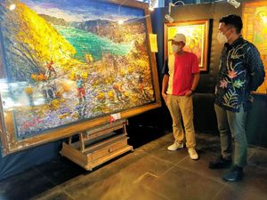 Pemkab Banyuwangi Boyong Lukisan Ikonik soal Penambang Belerang Ijen