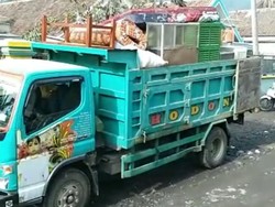 Gunung Semeru Status Siaga, Warga Mulai Evakuasi Harta Benda