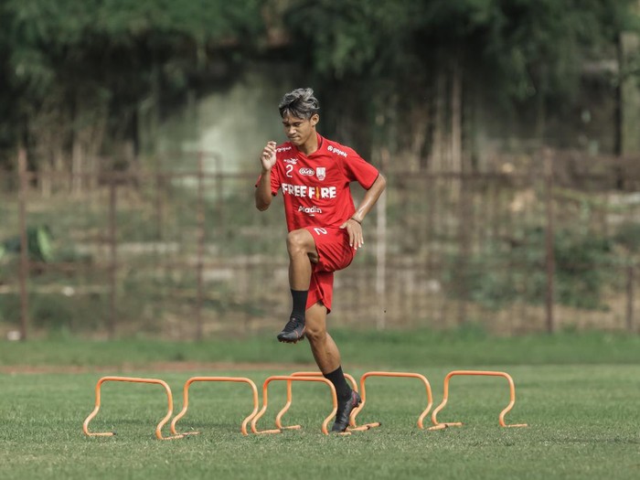 Persis Solo