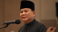 Tawa Lepas Prabowo Tanggapi NasDem Usung Anies Capres