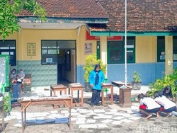Puting Beliung Paksa Ratusan Siswa SD di Madiun Tunda Ujian Semester