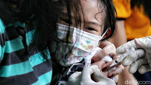 Anak-anak di Jakarta Utara Antusias Ikuti Vaksinasi COVID-19