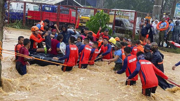 Filipina Diterjang Badai Topan Rai, Puluhan Ribu Orang Dievakuasi