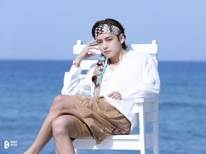 V BTS Jadi Artis K-Pop Pria dengan Followers Terbanyak di IG dalam 13 Hari V BTS Jadi Artis K-Pop Pria dengan Followers Terbanyak di IG dalam 13 Hari