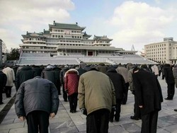 Korea Utara Gelar Peringatan 10 Tahun Kematian Ayah Kim Jong-Un