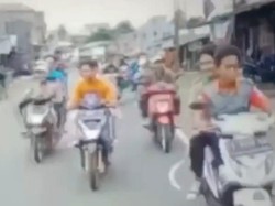 Heboh Aksi Ugal-ugalan Remaja Pemotor di KBB Sambil Acungkan Celurit