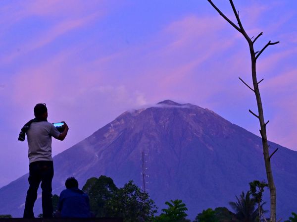 Terkini! Aktivitas Gunung Semeru Siaga