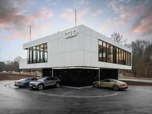 Seperti di Lounge Bandara! Audi Luncurkan SPKLU yang Mewah dan Nyaman