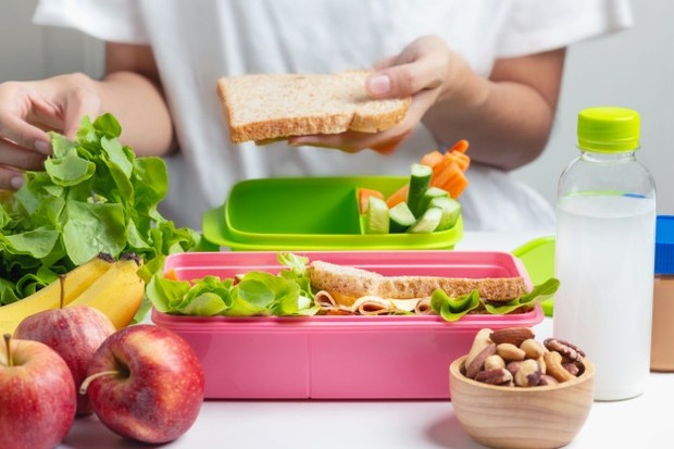 Beberapa kebiasaan ibu yang bisa bikin rindu/Foto: Freepik.com/Yplestocker Beberapa kebiasaan ibu yang bisa bikin rindu/Foto: Freepik.com/Yplestocker