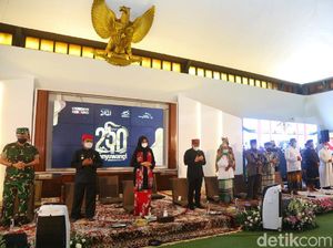 Tokoh Lintas Agama Doa Bersama di HUT ke-250 Banyuwangi Tokoh Lintas Agama Doa Bersama di HUT ke-250 Banyuwangi
