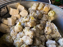 5 Jajanan Murah Nikmat di Stasiun Pondok Cina, Mulai dari Rp 2 Ribuan!