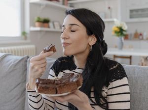 Hindari 4 Kebiasaan Konsumsi Cokelat Ini Agar Diet Berhasil Hindari 4 Kebiasaan Konsumsi Cokelat Ini Agar Diet Berhasil