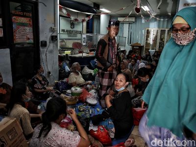 Korban Kebakaran Menteng Mengungsi di Kantor Kelurahan Cikini