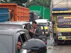 Jalinsum Batu Bara Arah Kisaran Macet Parah!