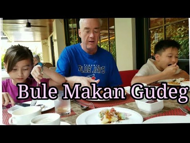 Nikmatul adalah youtuber yang juga merupakan seorang ibu/Foto: Youtube.com/Nikmatul Rosidah