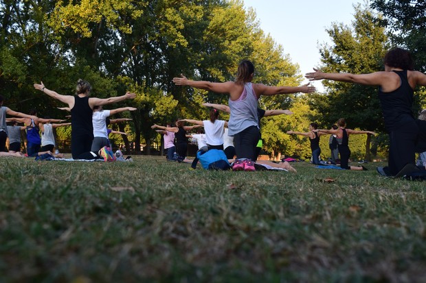 Outdoor yoga yang menyenangkan/Foto: Pexels/Rui Dias