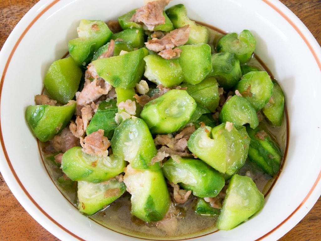 Resep Oyong Tumis Ayam yang Segar Gurih Untuk Lauk Makan Siang Resep Oyong Tumis Ayam yang Segar Gurih Untuk Lauk Makan Siang