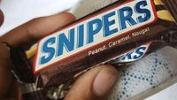 Kocak! 10 Makanan Ini Meniru Merek-merek Terkenal