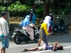 Viral Pria Ngawi Coba Bunuh Diri Tidur di Tengah Jalan